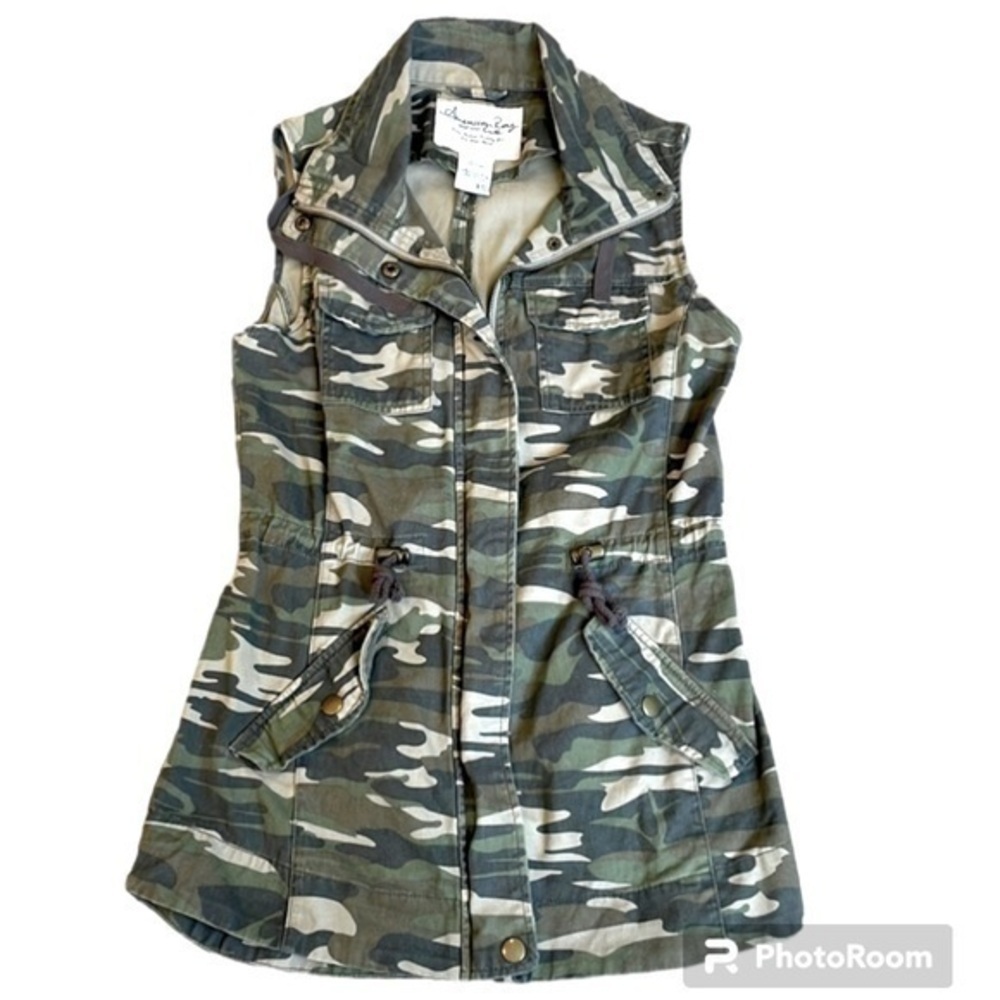 AMERICAN RAG | WOMENS AMERICAN RAG CAMO SLEEVELESS ZIP DRAWSTRING WAIST TOP